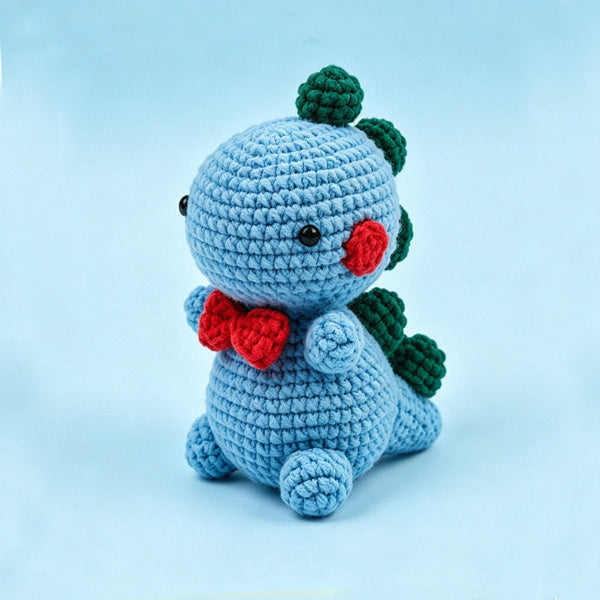 Handcrafted crochet dino keychain, approx 7cm | Knoblom