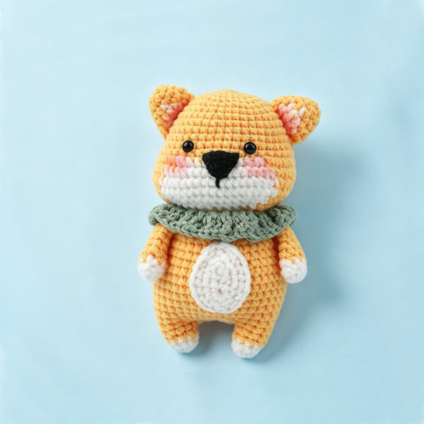 Handmade crochet Shiba Inu keychain in soft cotton yarn, approx 8cm | Knoblom